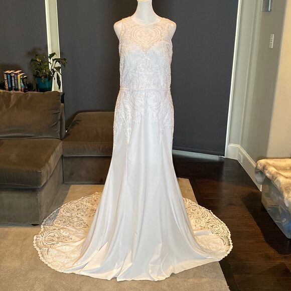 Dresses & Skirts - Women’s White Wedding Dress Mermaid Fit Corset Back with Train Size 14